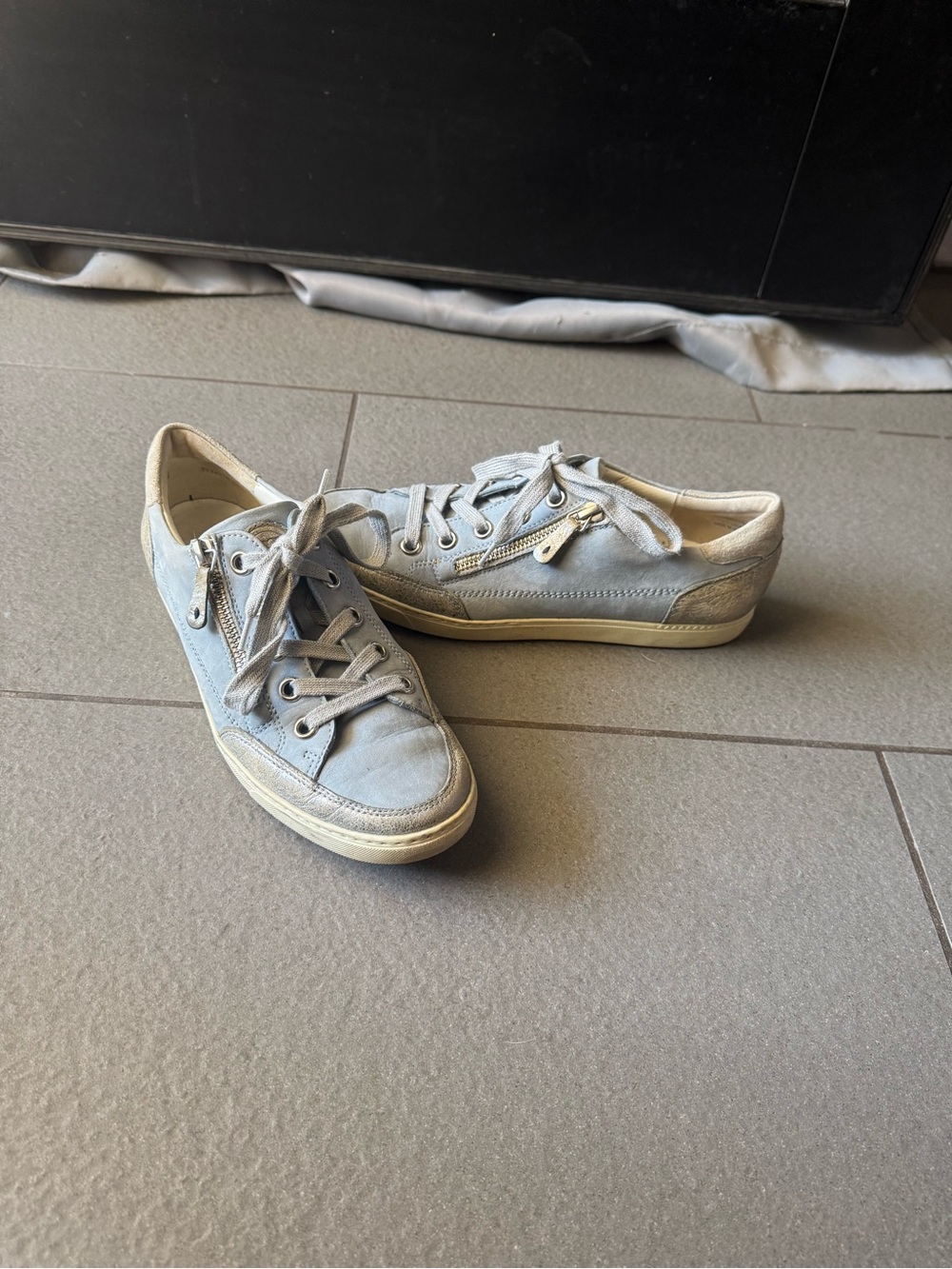 Paul Green Women’s US 8.5 UK 6 Blue Silver Leather Zip Sneakers